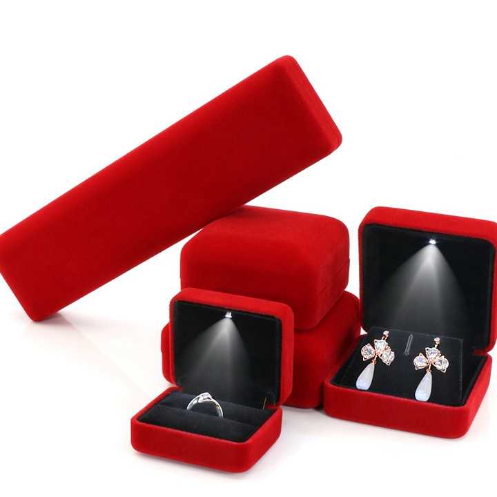 Opinie Aksamitna LED pudełko na biżuterię ślub wisiorek obrączka ko… sklep online