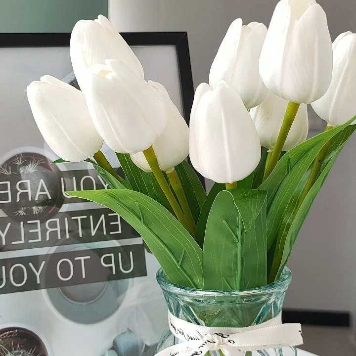 Tanie Luksusowy bukiet sztucznych tulipanów - biały dotyk, idealny…